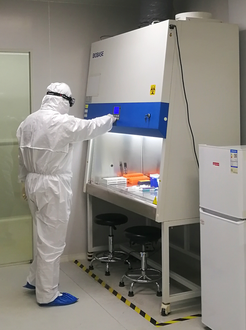 迪安总部实验室内的生物安全柜