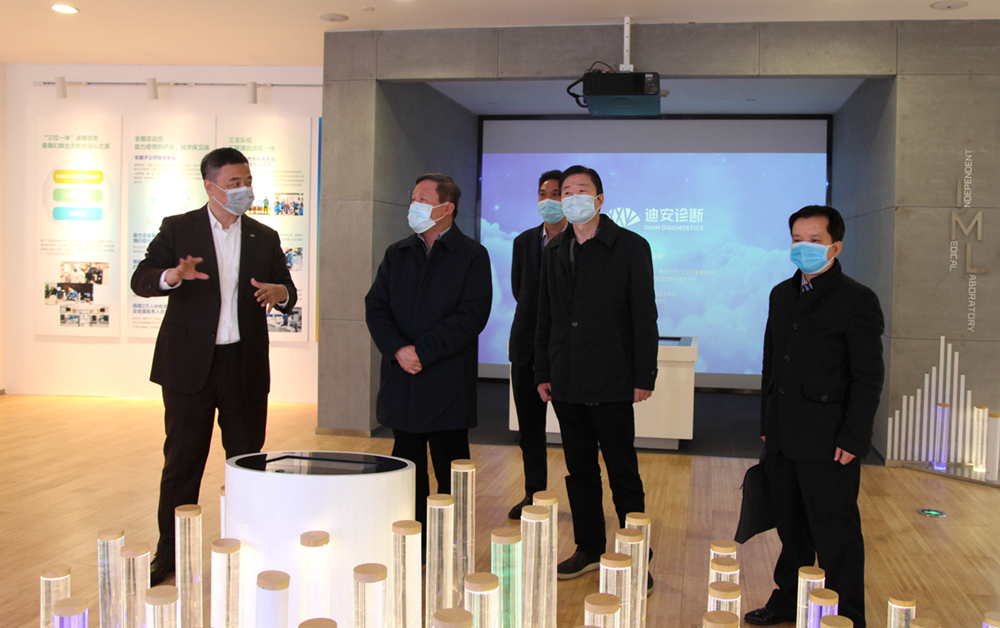 参观演示厅2.jpg