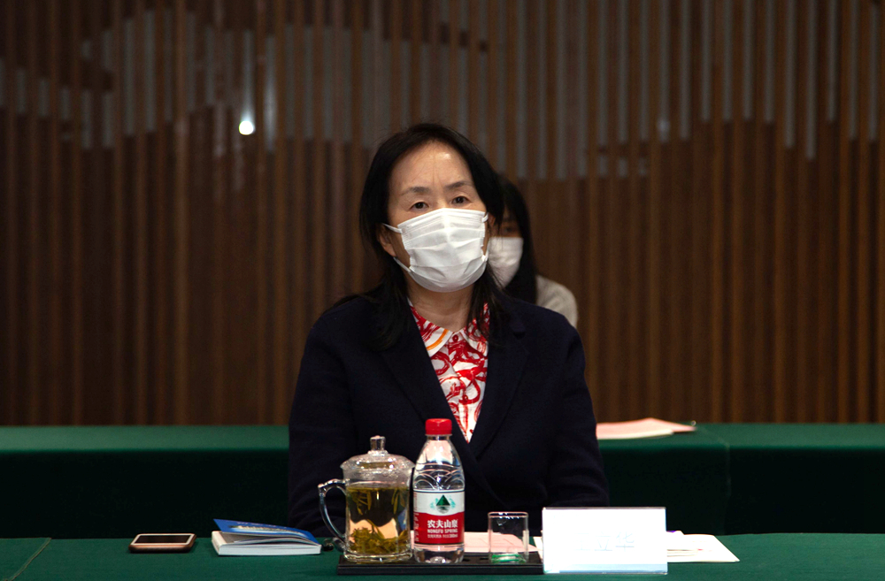 王立华_副本.jpg