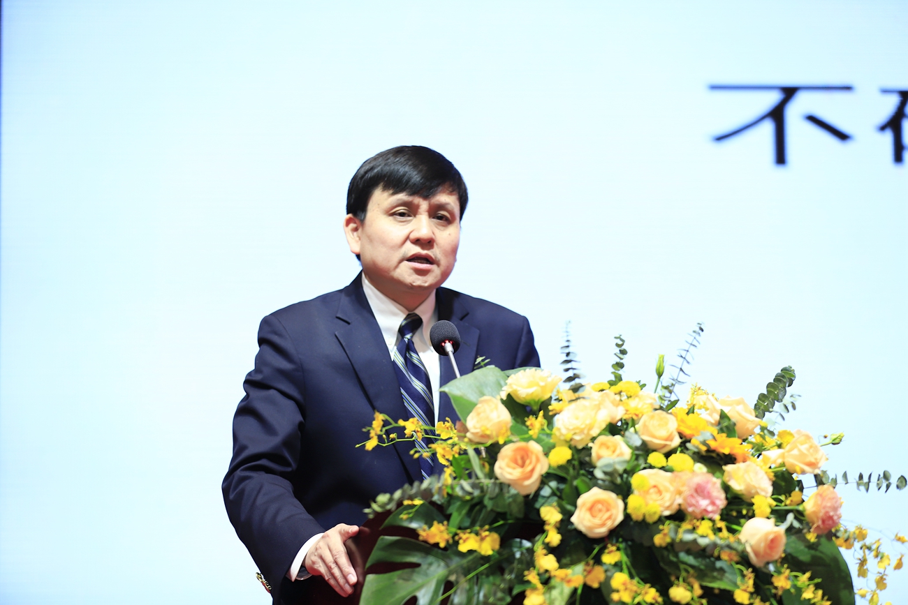 张文宏.jpg