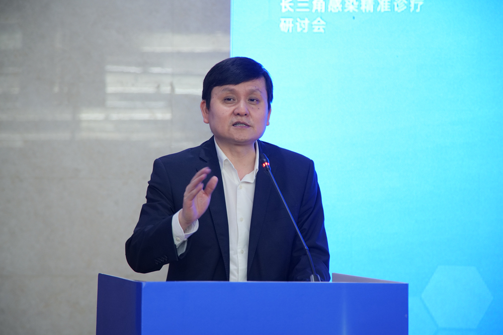 张文宏_副本.jpg
